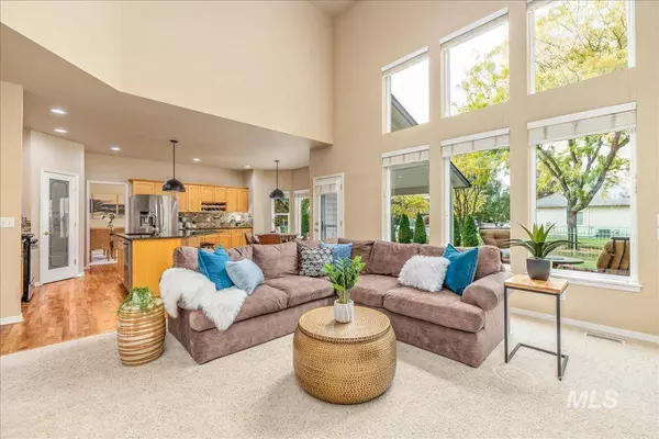 5251 N Blue Ash Pl, Boise, ID 83713