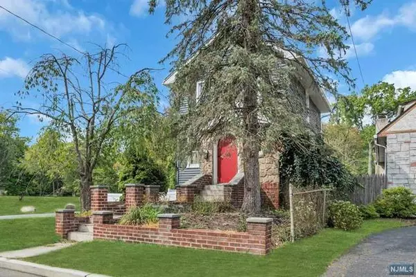 652 Harvard Street, New Milford, NJ 07646