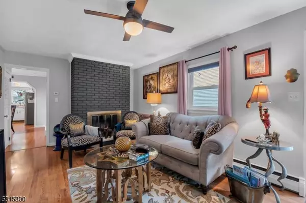 8 Madison Trl, Hopatcong Boro, NJ 07843