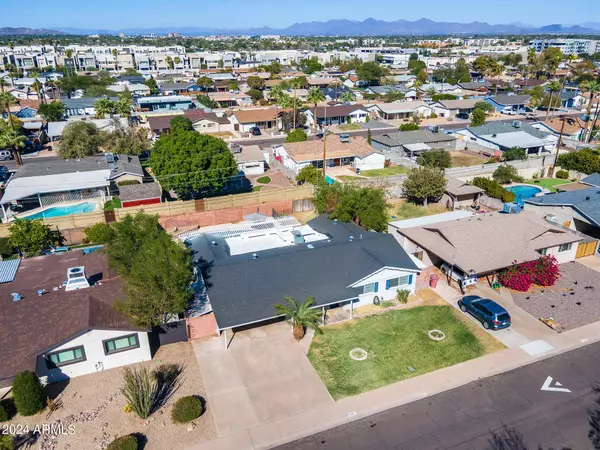 6902 E BELLEVIEW Street, Scottsdale, AZ 85257