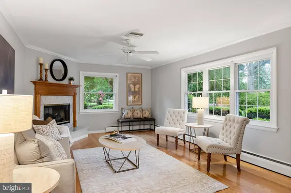 101 CARRIAGE HOUSE, Riverton, NJ 08077