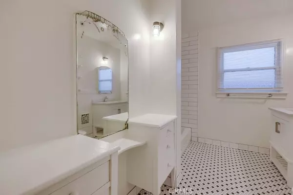 3727 Gundry AVE, Long Beach, CA 90807