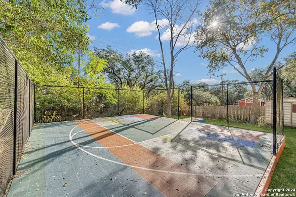 13802 Forum Road, Universal City, TX 78148-2600