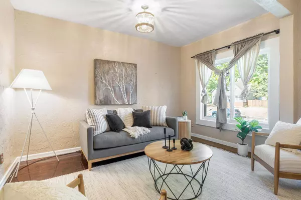 218 Page ST E, Saint Paul, MN 55107