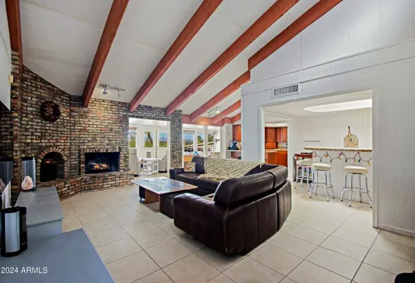 2622 E ACOMA Drive, Phoenix, AZ 85032