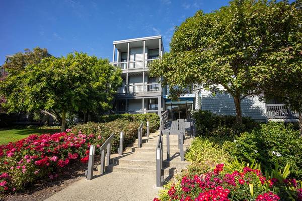 615 Port DR 107, San Mateo, CA 94404