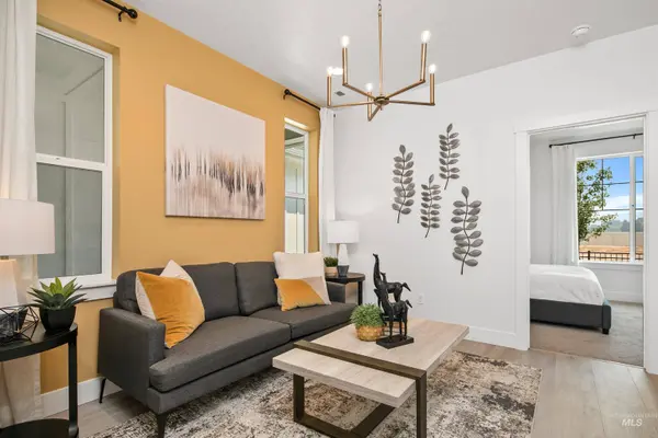 10662 SW Tinder St, Star, ID 83669