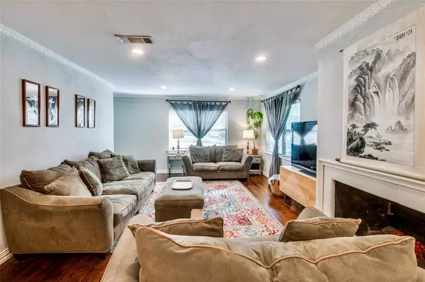 109 Oram Street, Arlington, TX 76010