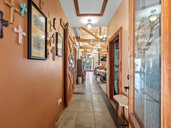 750 Hickory Oaks LN, New Waverly, TX 77358