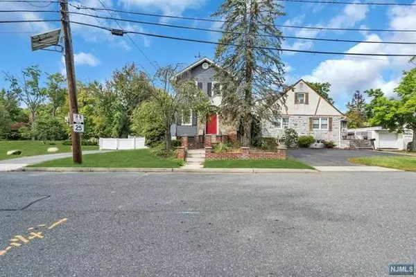 652 Harvard Street, New Milford, NJ 07646