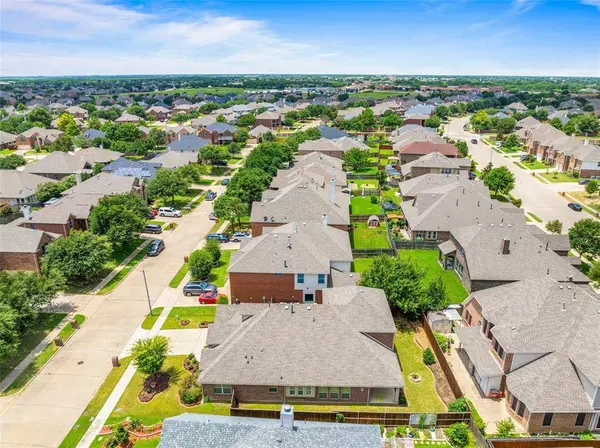 2224 Sparrow Hawk Court, Grand Prairie, TX 75052