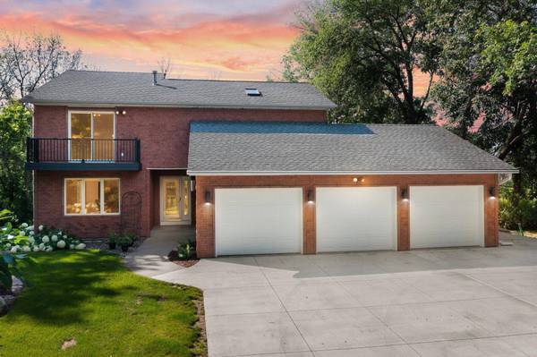 7737 146th TER, Savage, MN 55378