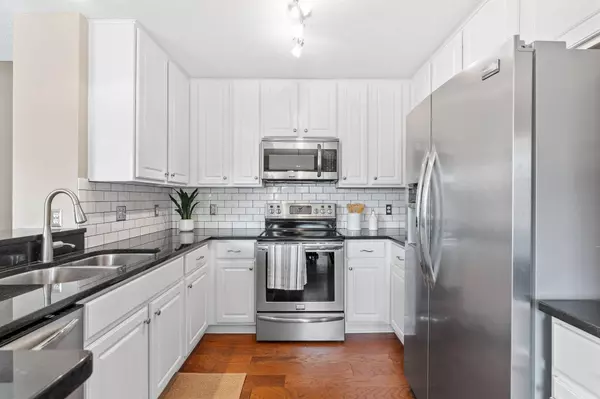 2849 Century TRL, Chanhassen, MN 55317