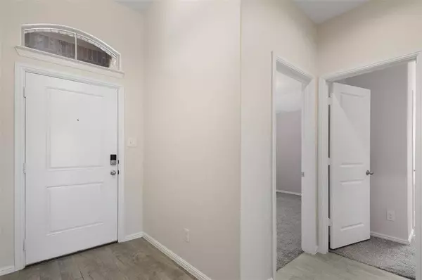 9321 Doverglen Drive, Fort Worth, TX 76131