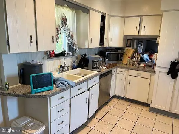 14 E HOWARD ST, Dallastown, PA 17313