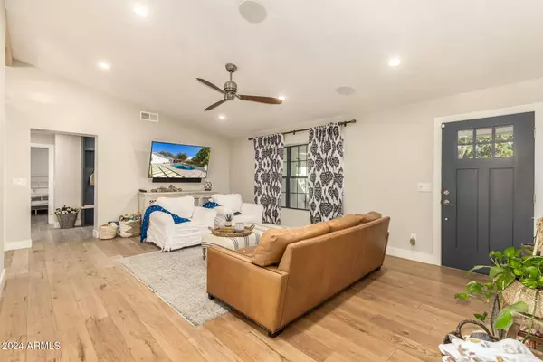 3410 N 45TH Place, Phoenix, AZ 85018