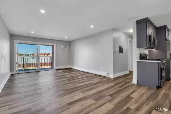 745 Heritage DR #10305, Hoffman Estates, IL 60169