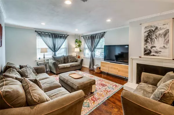 109 Oram Street, Arlington, TX 76010