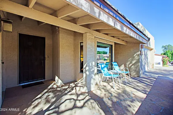 2622 E ACOMA Drive, Phoenix, AZ 85032