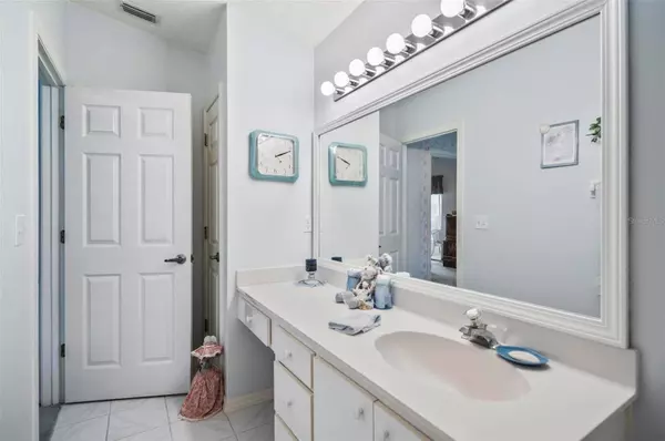 3804 GROVE VIEW LN, Port Orange, FL 32129