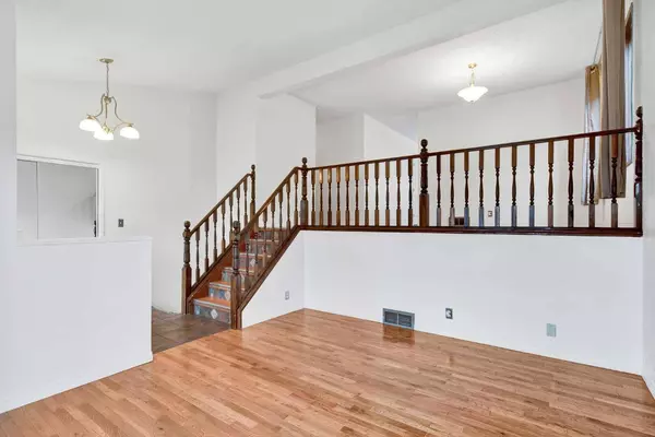 120 Big Springs HL SE, Airdrie, AB T4A 1K4