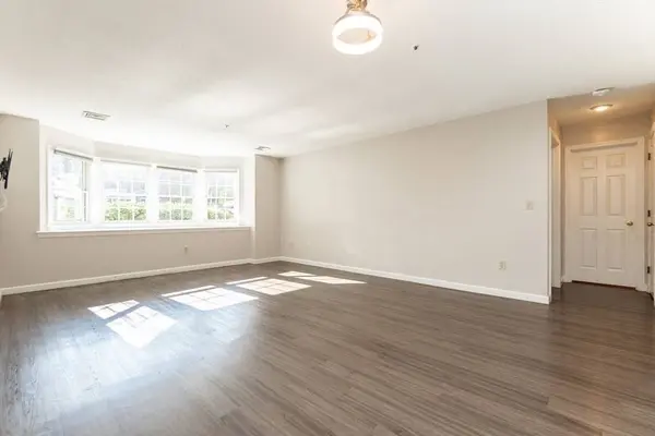 148 Main St #B134, North Andover, MA 01845