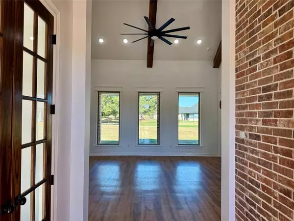 22590 Augusta Way Avenue, Lindale, TX 75771