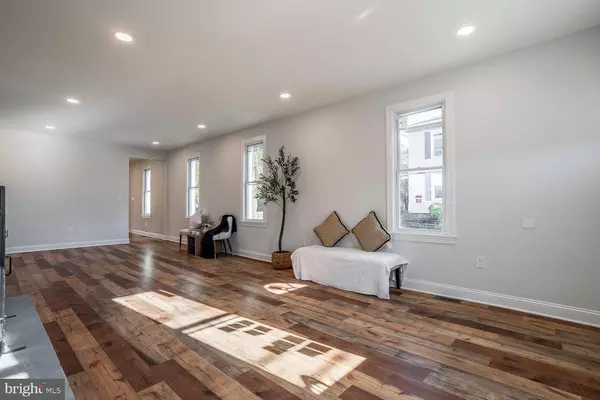 11 BERLIN RD, Cherry Hill, NJ 08034