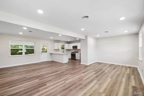 3312 Rothschild Dr, Pensacola, FL 32503