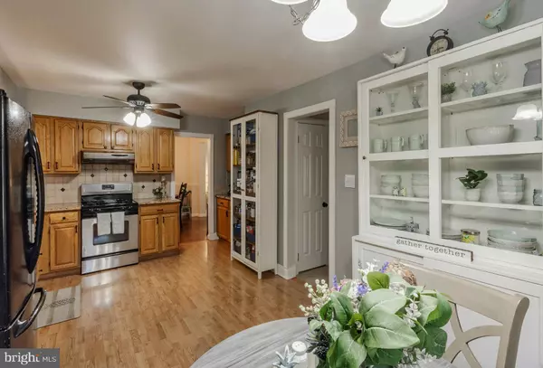 98 DAVID DR, Mullica Hill, NJ 08062