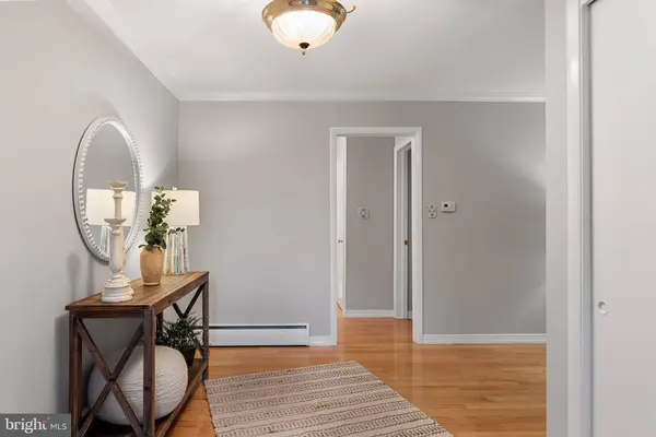 101 CARRIAGE HOUSE, Riverton, NJ 08077