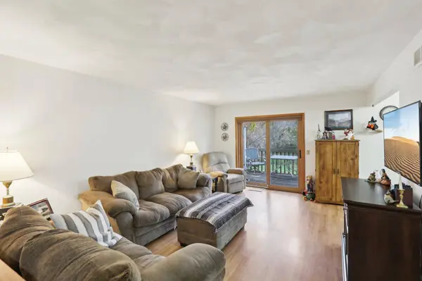 321 Castle Oaks Crossing, Waunakee, WI 53597