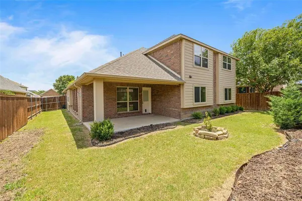 2224 Sparrow Hawk Court, Grand Prairie, TX 75052