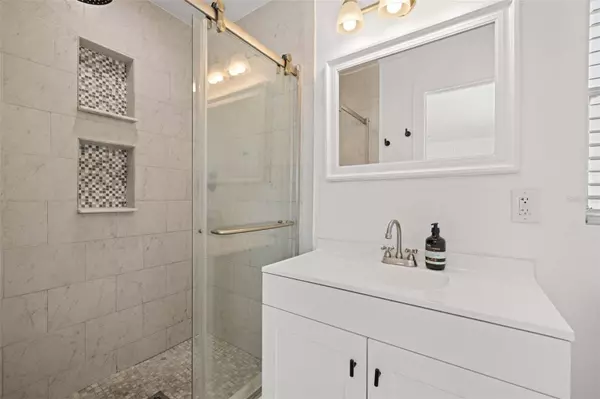 12718 N OREGON AVE, Tampa, FL 33612