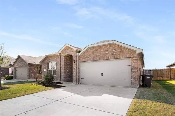 9321 Doverglen Drive, Fort Worth, TX 76131