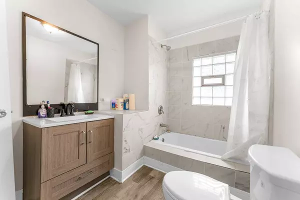 1430 S 21st AVE, Maywood, IL 60153