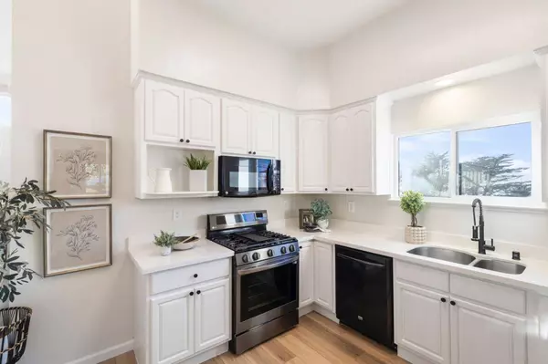 214 Clifton RD, Pacifica, CA 94044