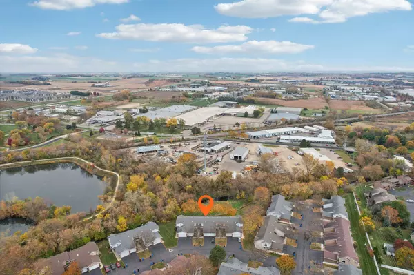 321 Castle Oaks Crossing, Waunakee, WI 53597