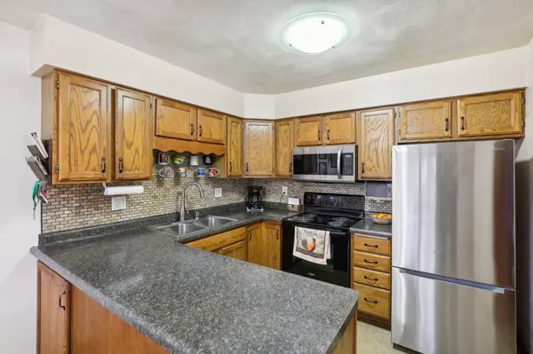 321 Castle Oaks Crossing, Waunakee, WI 53597