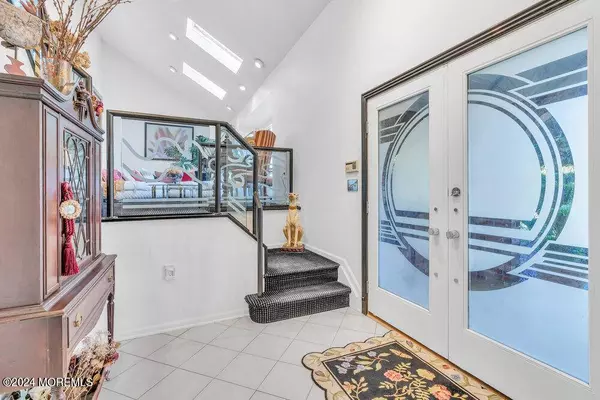 2 Teal Court, Marlboro, NJ 07746