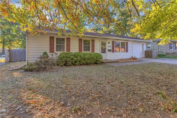 869 S Sheridan CIR, Olathe, KS 66061