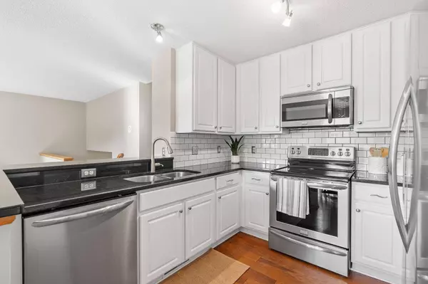 2849 Century TRL, Chanhassen, MN 55317