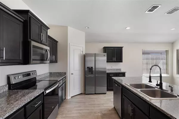 9321 Doverglen Drive, Fort Worth, TX 76131