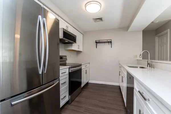 148 Main St #B134, North Andover, MA 01845