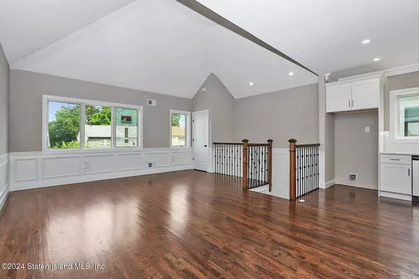 340 Manor RD, Staten Island, NY 10314