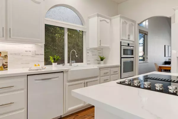 4904 Moonshadow CT, Rocklin, CA 95677