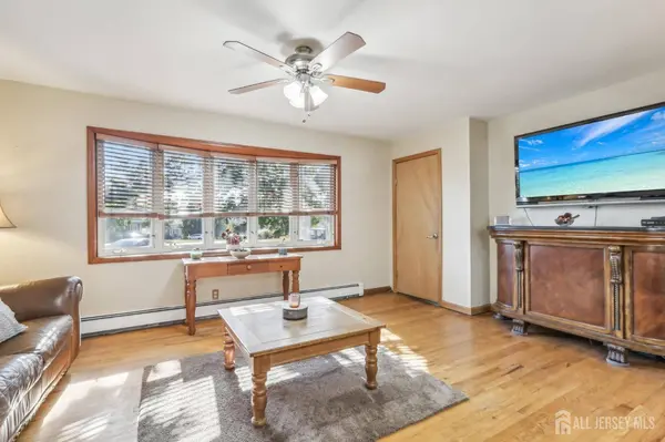 58 Forrest ST, Iselin, NJ 08830