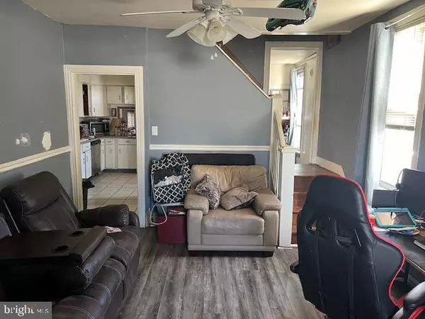 14 E HOWARD ST, Dallastown, PA 17313