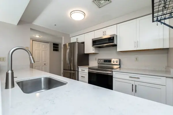 148 Main St #B134, North Andover, MA 01845