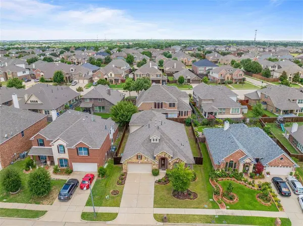 2224 Sparrow Hawk Court, Grand Prairie, TX 75052